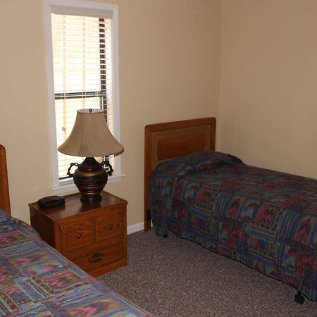 The Wharf Resort Lake Hamilton Esterno foto