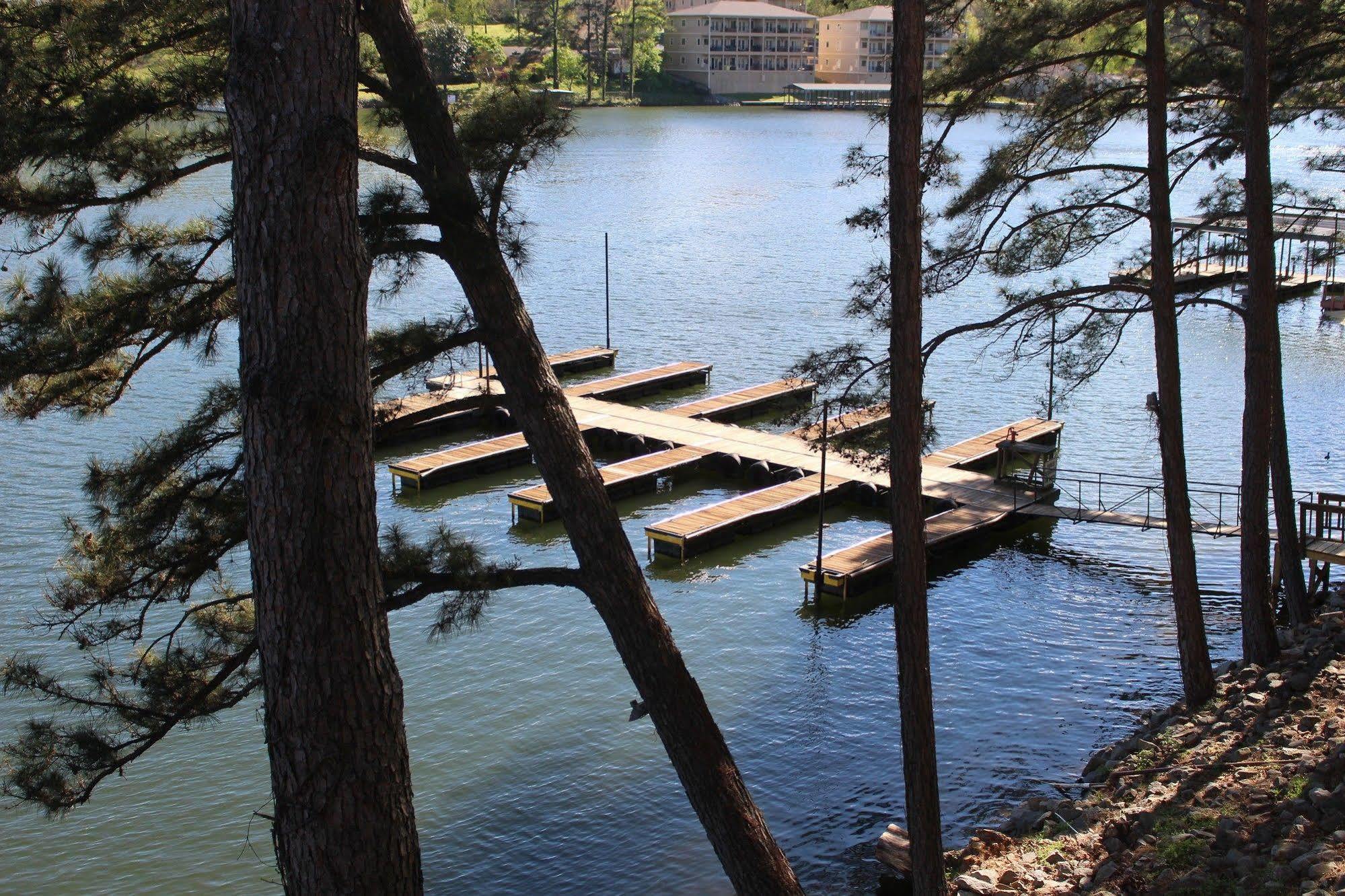 The Wharf Resort Lake Hamilton Esterno foto