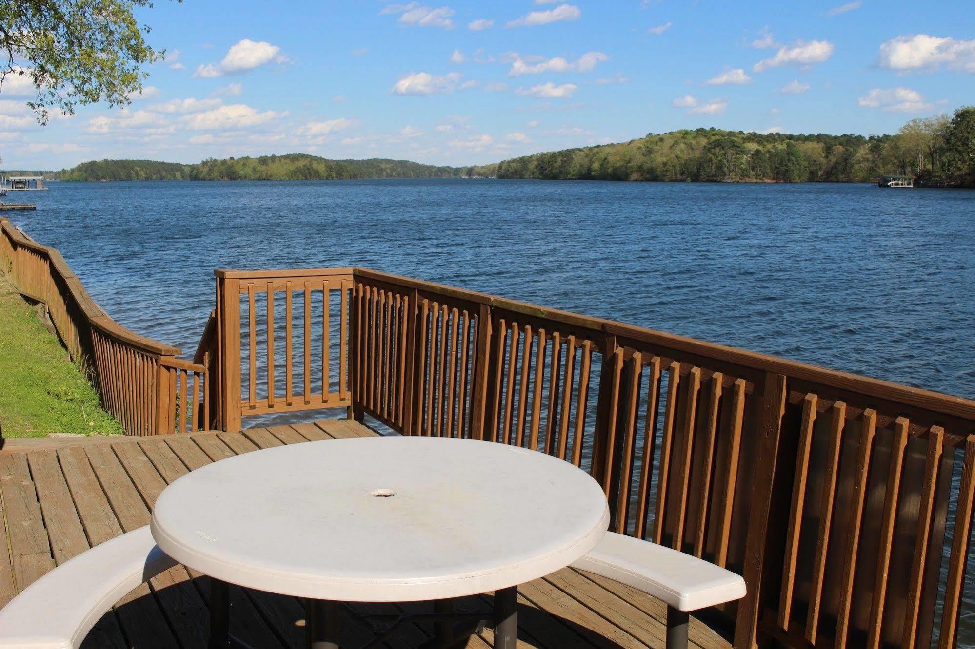 The Wharf Resort Lake Hamilton Esterno foto